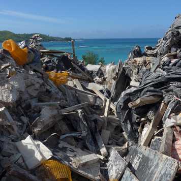 Enlarged view: Waste on the Seychelles